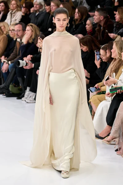 Look 14